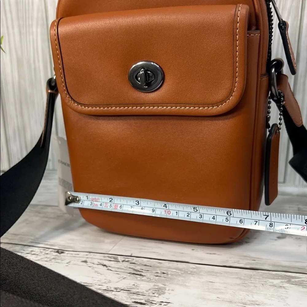 Coach Men’s Leather Crossbody Bag Slim Turnlock Messenger Saddle Brown